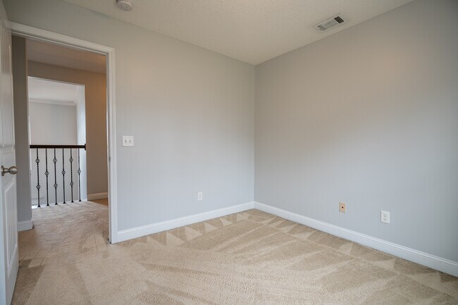 Building Photo - 157 Outpost Trl