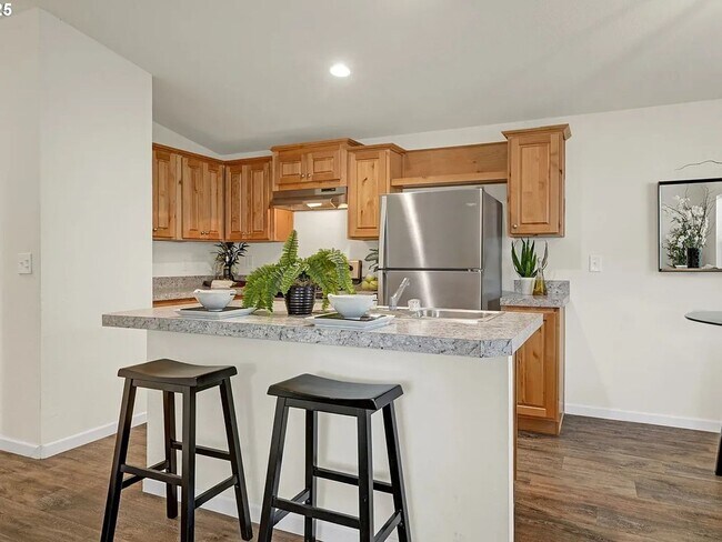 Building Photo - 2-Bedroom 1-Bathroom home in Springfield