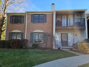 Building Photo - 289 English Pl