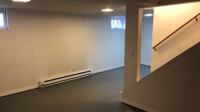 Building Photo - 1255 NW Davis Way