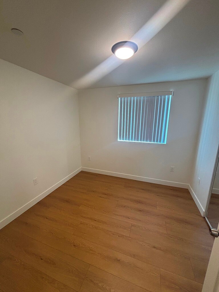 Building Photo - 127 W 93rd St