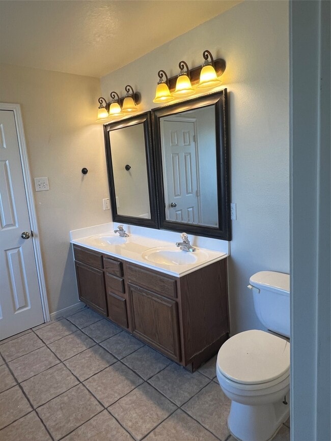 Building Photo - 3223 Amber Meadow Dr