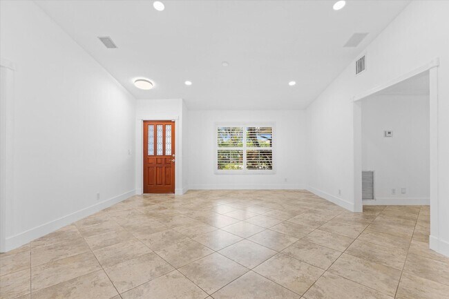 Building Photo - 11580 NW 20th Dr
