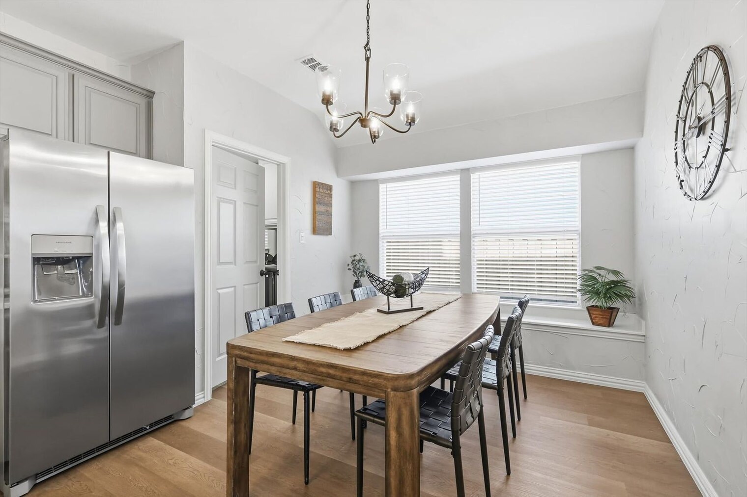 Building Photo - 2008 Vista Dr