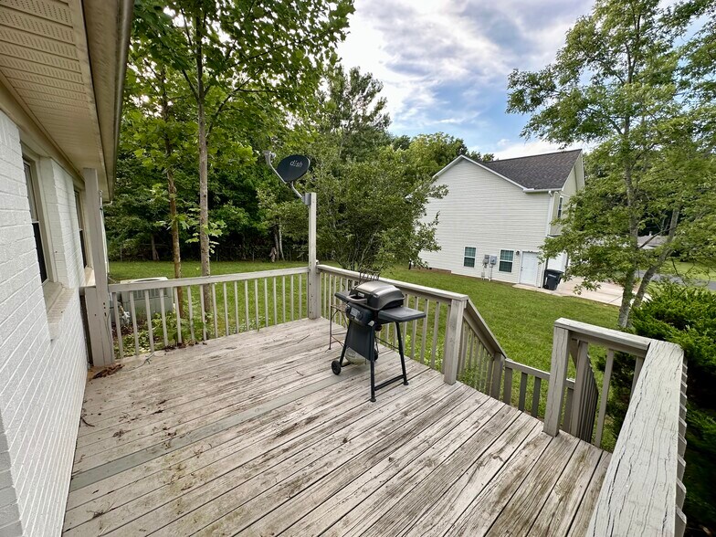 Deck - 92 Kenway St