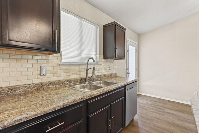Building Photo - 845 Villa Seca Dr
