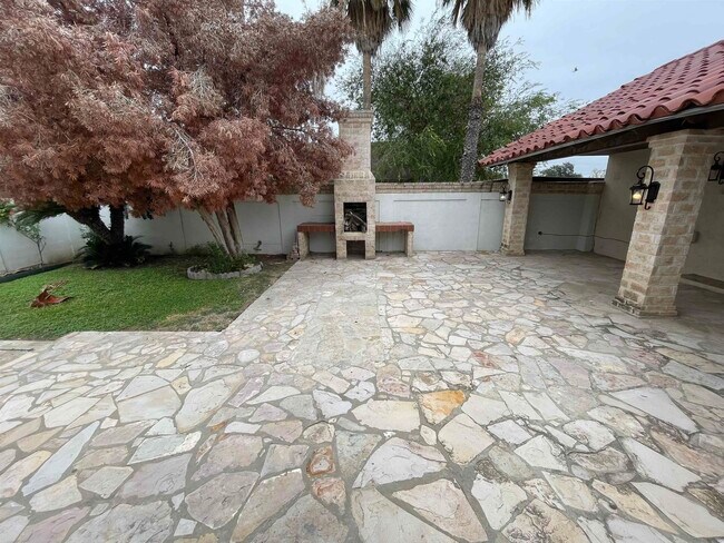 Building Photo - 2202 O'Kane St