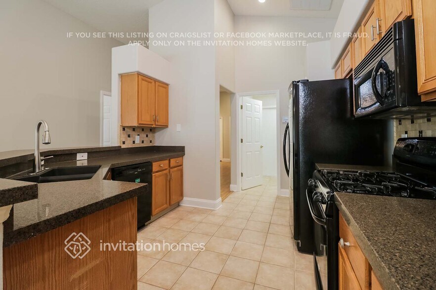 Building Photo - 1327 Crimson Clover Ln