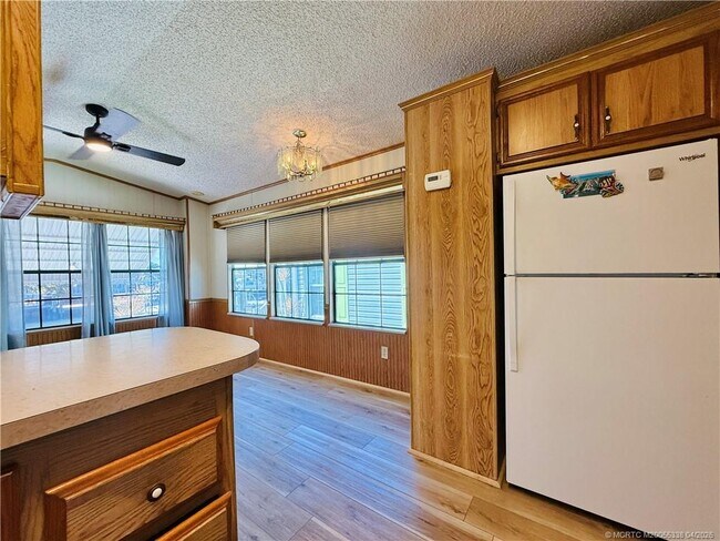 Building Photo - 10851 S Ocean Dr