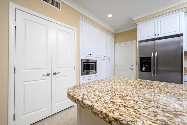 Building Photo - 100 Kempton