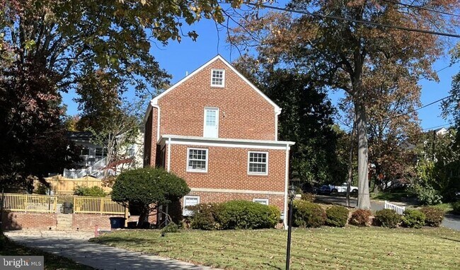 Building Photo - 4408 Glenridge St