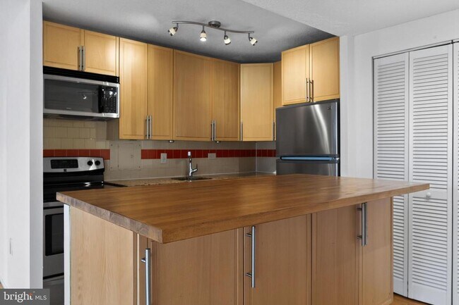 Building Photo - 1311 Delaware Ave SW