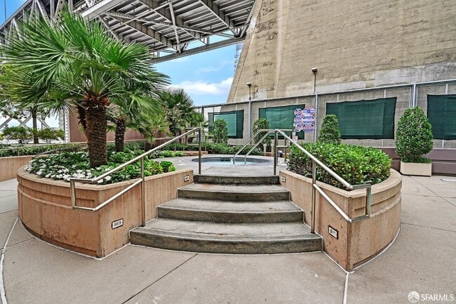 Building Photo - 400 Beale St