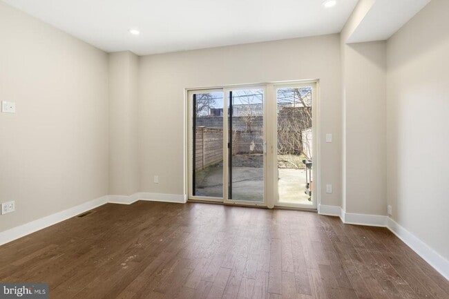 Building Photo - 1250 N 25th St