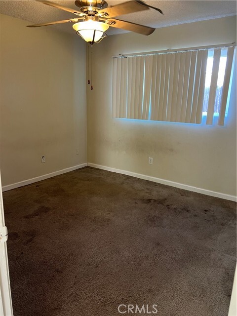 Building Photo - 3032 E 5th St