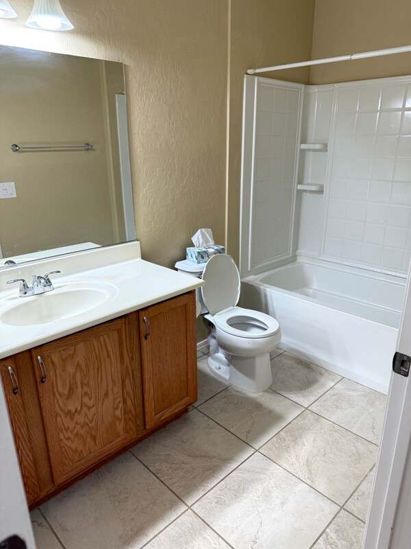 Building Photo - 6868 Sky Pointe Dr