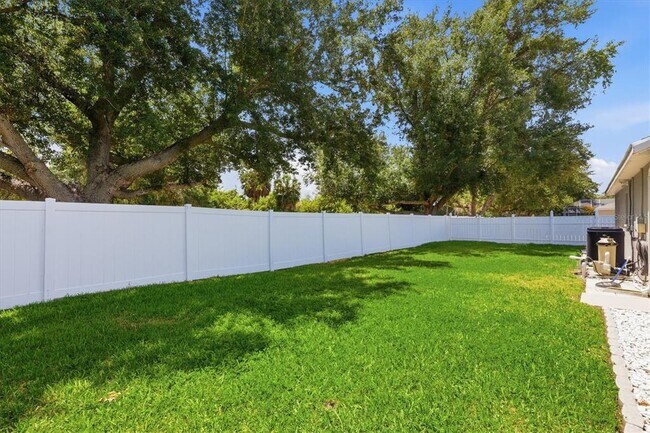 Building Photo - 4617 Egmont Dr