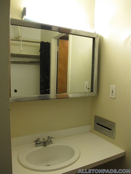 Building Photo - 1110 Commonwealth Ave