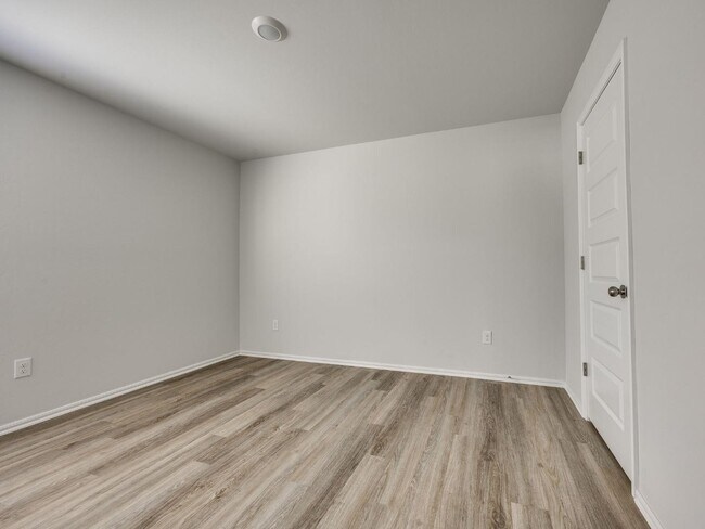 Building Photo - 10044 SW 40th St