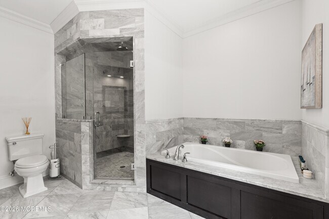 Building Photo - 558 Cedar Ave