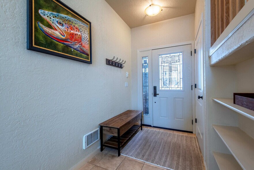 Building Photo - 129 Cobble Creek Ln