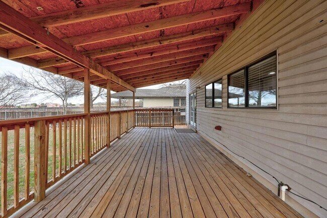 Building Photo - 2928 Donnell Dr