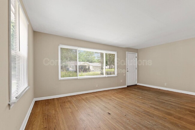 Building Photo - 2019 Raven Dr