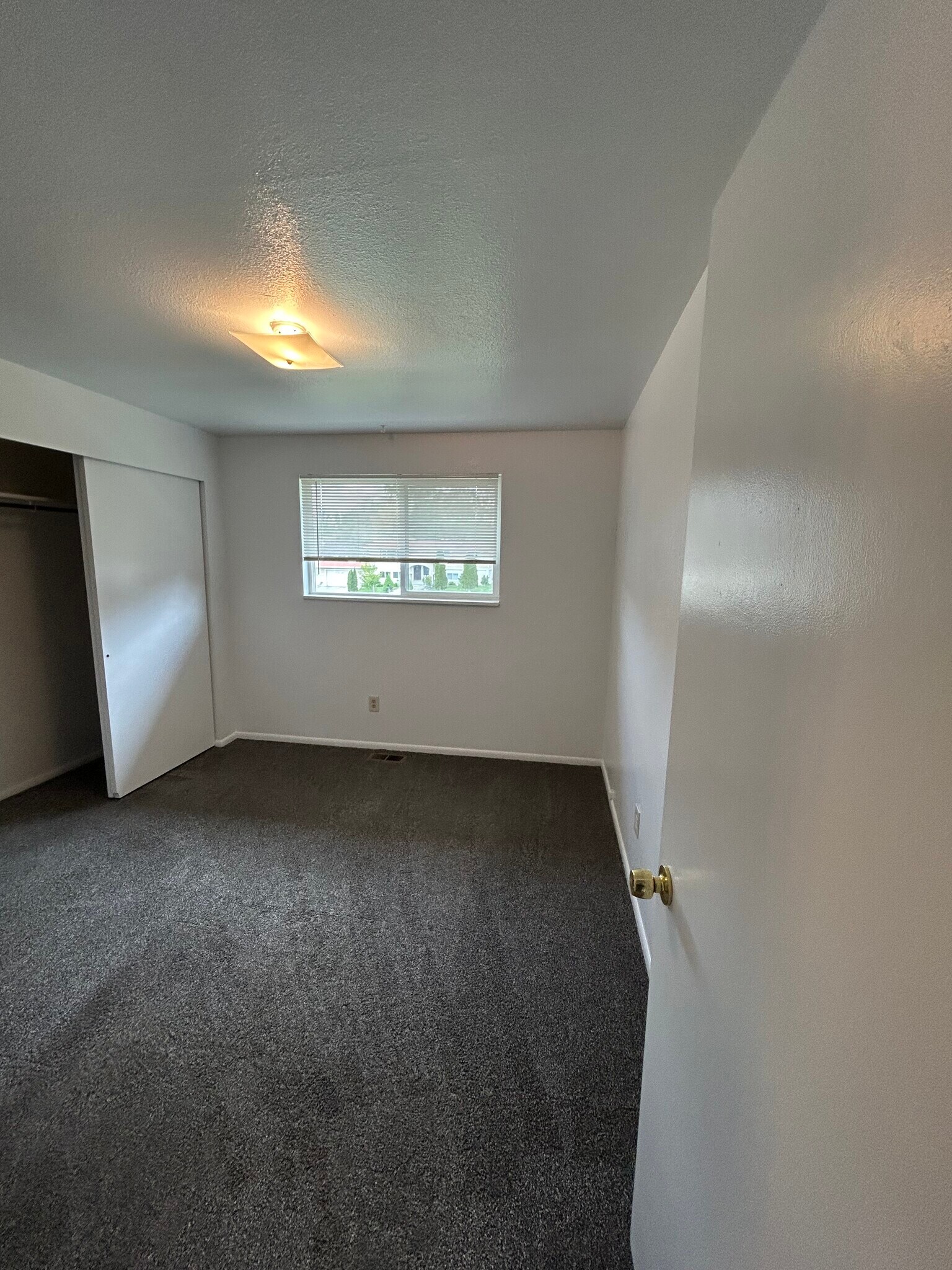 Front Right Bedroom (1) - 817 W Sage St