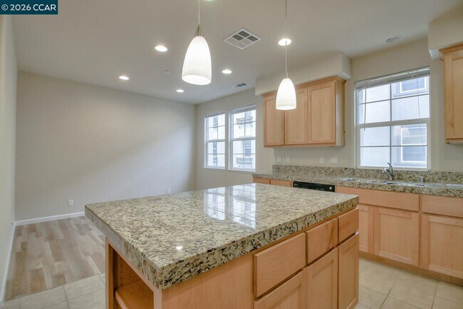 Building Photo - 2066 Mendocino Lane