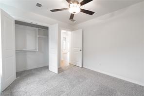 Building Photo - 8225 Mountain Oak Dr