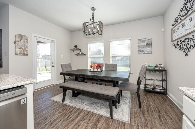 Building Photo - Beautiful 4 Bedroom 3 Bath Home!
