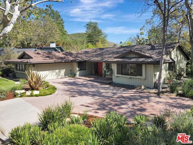 Building Photo - 30612 Sicomoro Dr