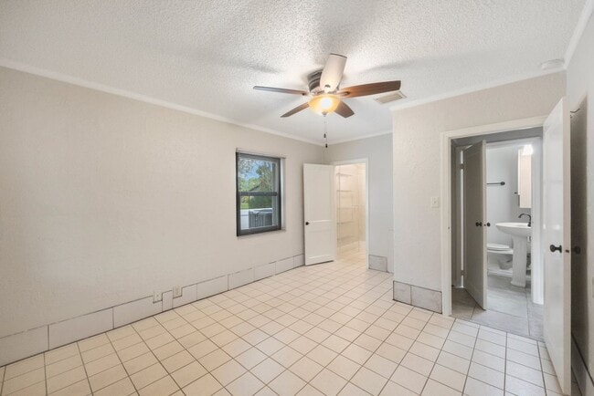Building Photo - Cute 1 bedroom home with 2 patios and shed***MOVE IN JUNE 20TH****