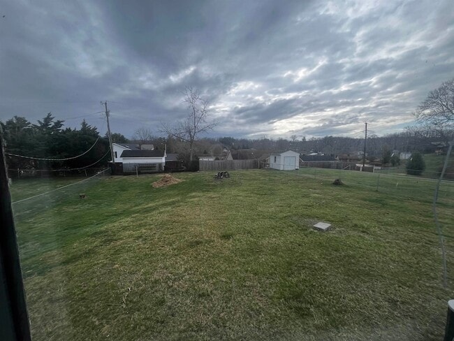 Building Photo - 1408 Grove Dr