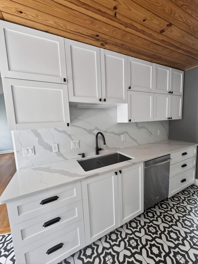 Building Photo - 454 Floyd Cir