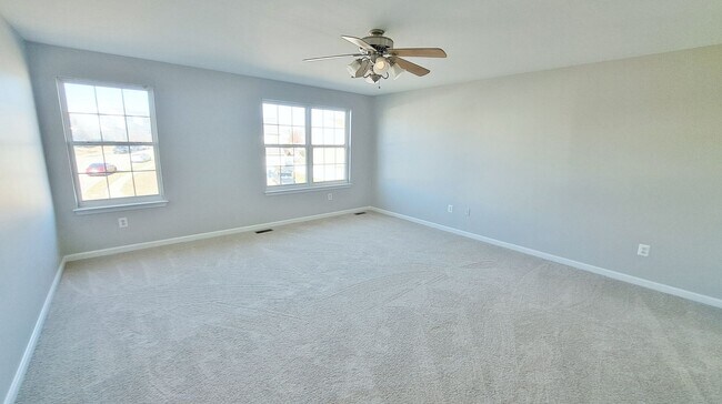 Building Photo - 3 Bed / 2-1/2 Bath Single Family Home w/1-Car garage