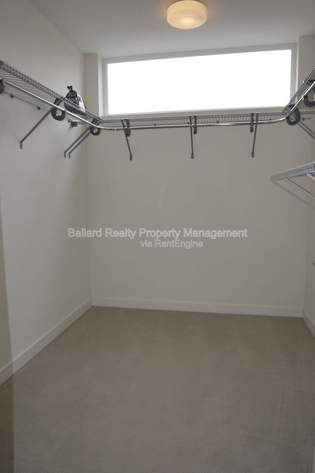 Building Photo - 2444 NW 64th St