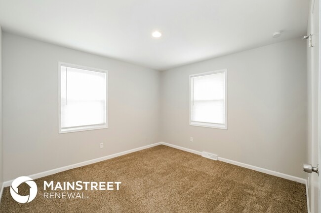 Building Photo - 6302 E 140th Terrace