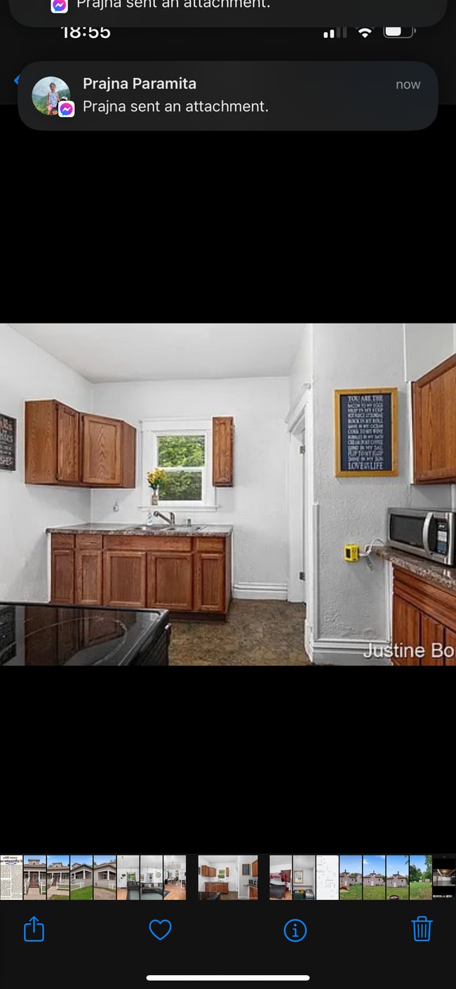 Building Photo - 1318 Division St