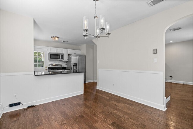 Building Photo - 3 Bed 3 Bath - Bethesda Colonial - Move-In...