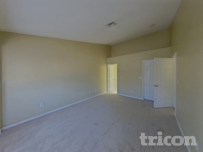 Building Photo - 2232 Ladue Dr