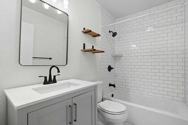 Building Photo - 7258 Coronado Cir