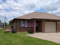 Building Photo - Roxbury-Fuerst