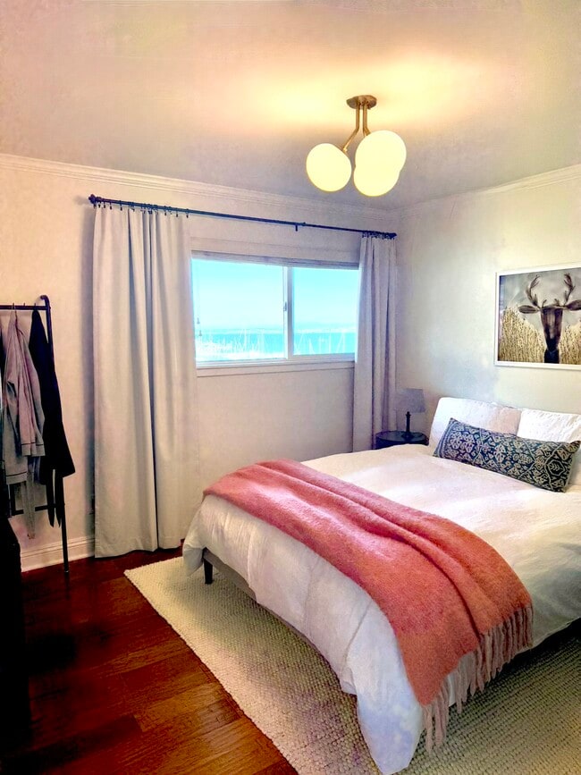 Bedroom #1 - 334 Lakeside Ave S