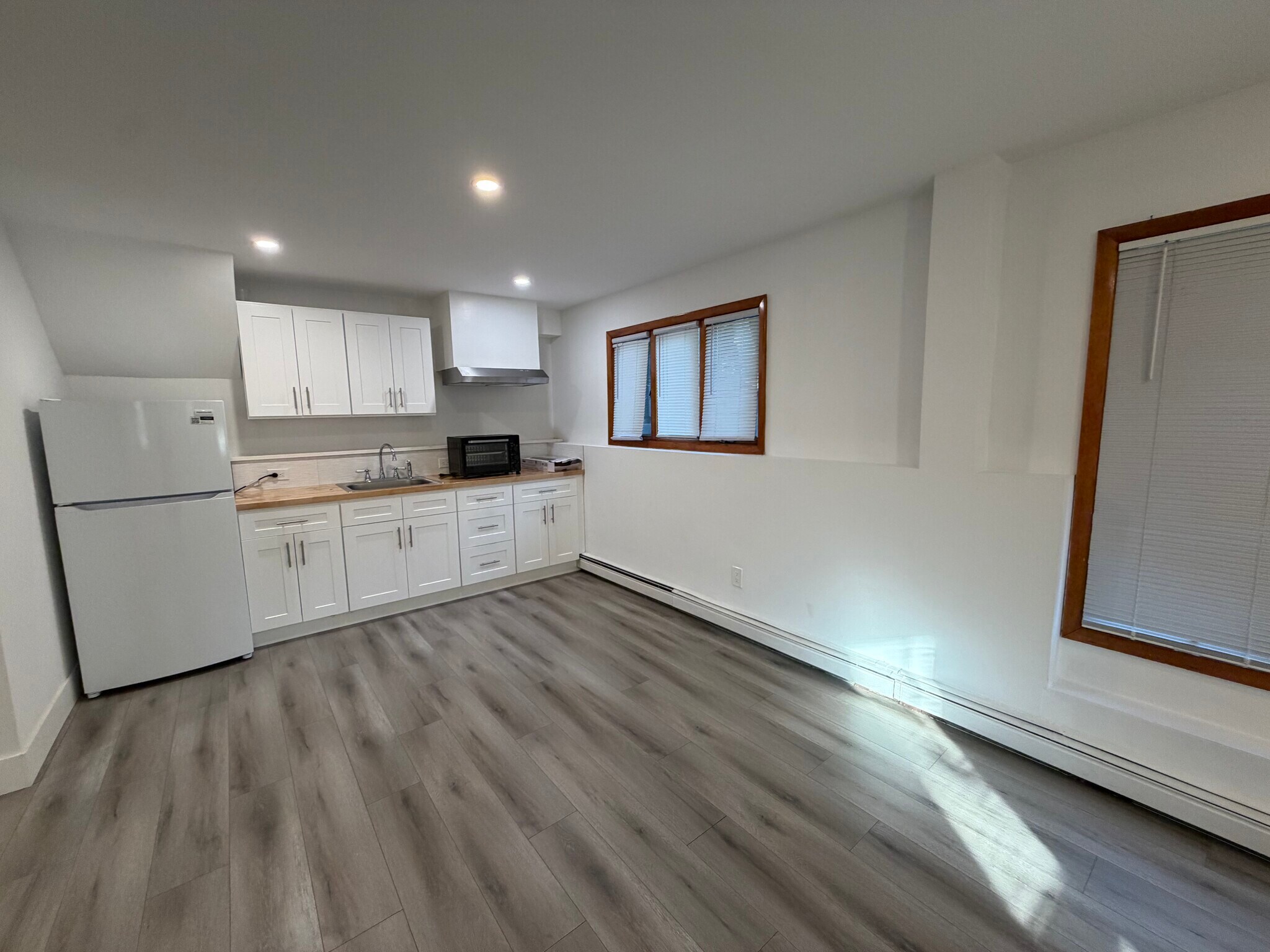Building Photo - 74 Hempstead Dr