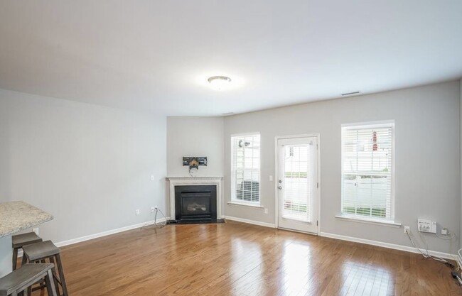 Building Photo - 407 Stone Flower Ln