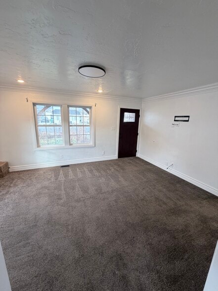 Building Photo - 306 E 900 N