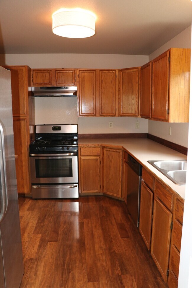Building Photo - 3 Bed 2.5 Bath House In Leschi