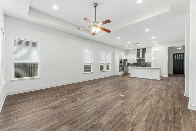 Building Photo - 5209 Mandevilla Dr