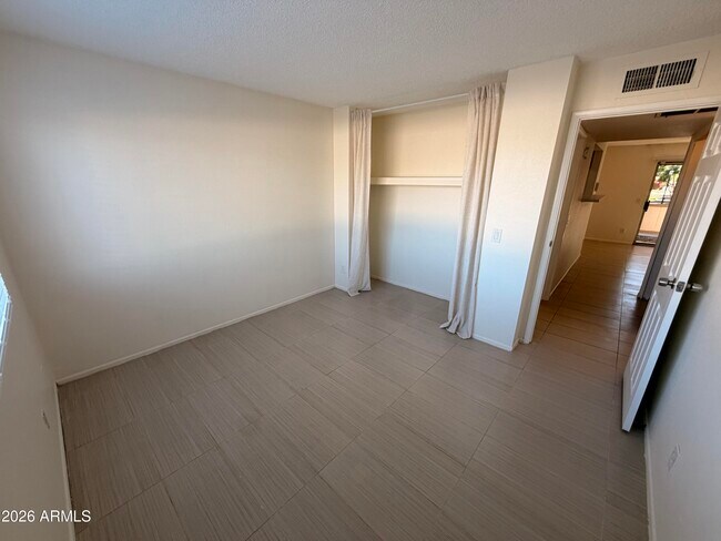 Building Photo - 616 S Hardy Dr